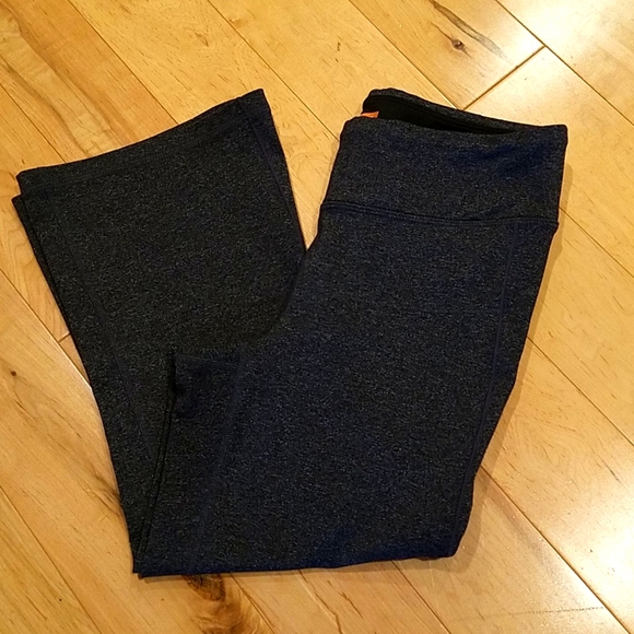 NWOT Lucy Capris - Picture 2 of 7